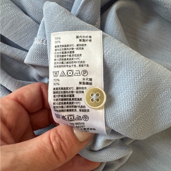 Men’s Tommy Bahama Polo - Picture 6 of 6